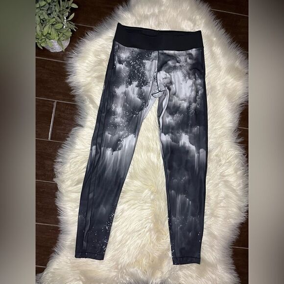 Adidas black and white leggings sz medium - Picture 2 of 7